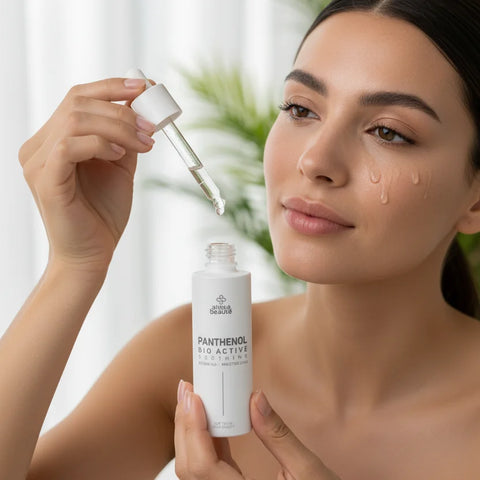 Ser calmant și regenerant cu pantenol și vitamina E. Hidratează intens, calmează pielea iritată și susține refacerea barierei cutanate - Alissa Beaute